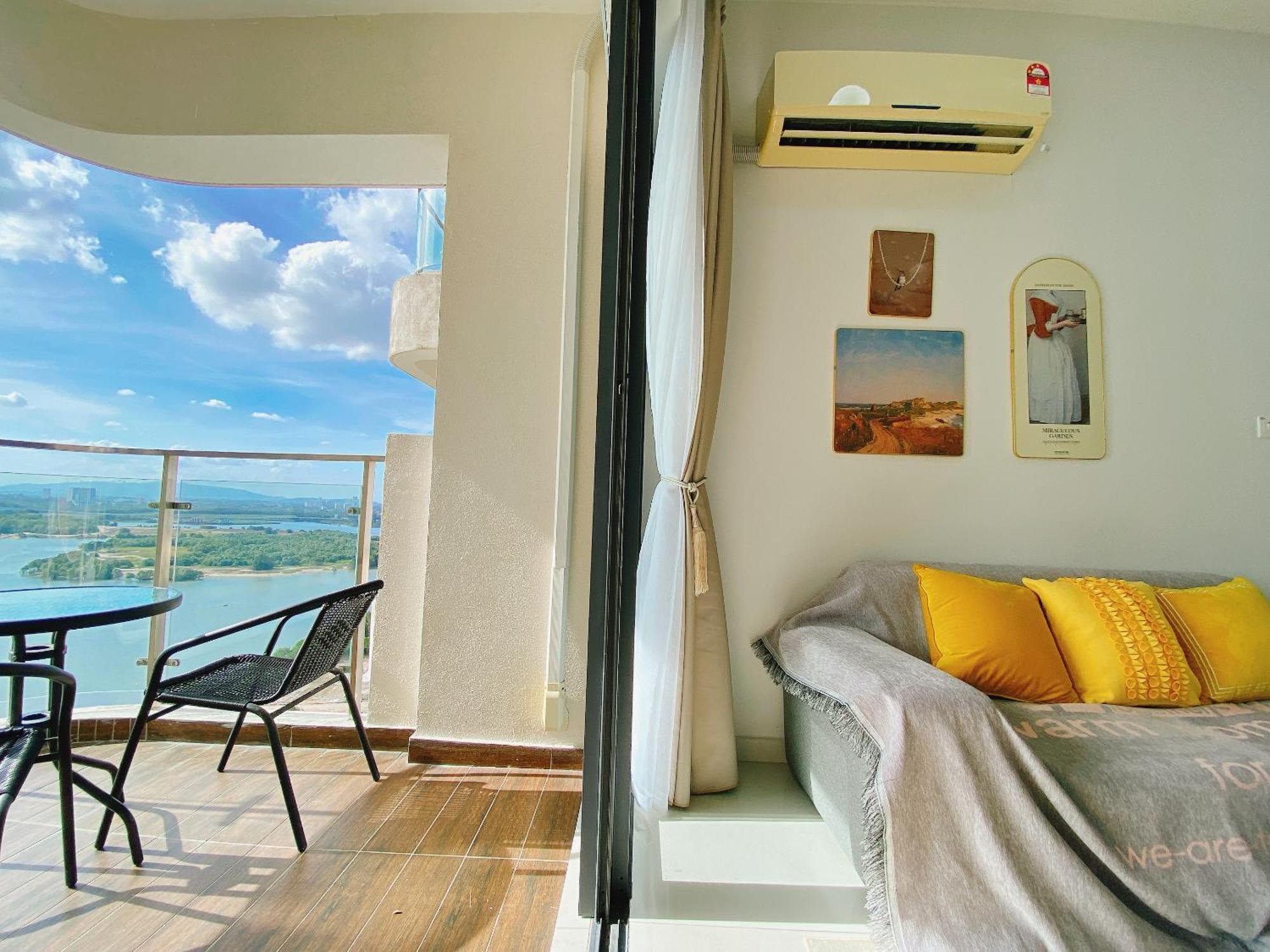 Country Garden Danga Bay By Lions Bay Pangsapuri *