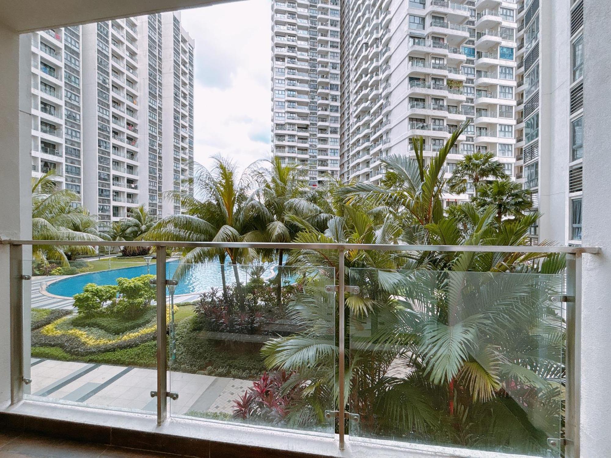 Pangsapuri Country Garden Danga Bay By Lions Bay